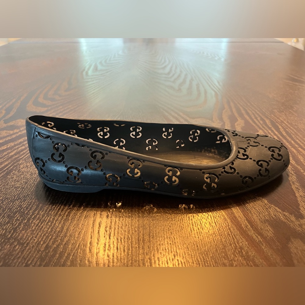 Gucci Black Ballet Rubber Flats 38 Shoes Monogram Cut Out Print Damaged